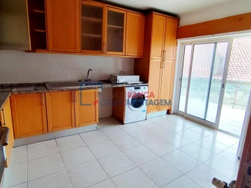 Apartamento T3 para Venda em Azambuja