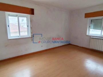 Apartamento T3 para Venda em Azambuja