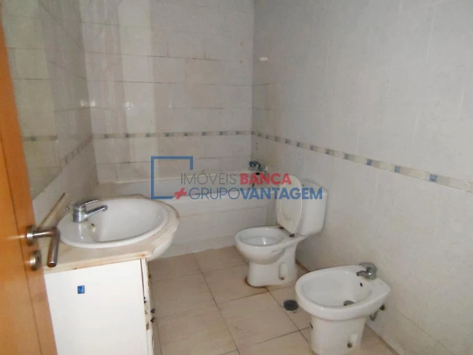Apartamento T3 para Venda em Azambuja Foto 17