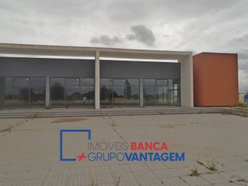 Prédio para Venda em Samora Correia
