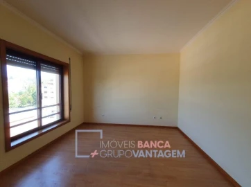 Apartamento T3 para Venda em O. Azeméis, Riba-Ul, Ul, Macinhata Seixa, Madail
