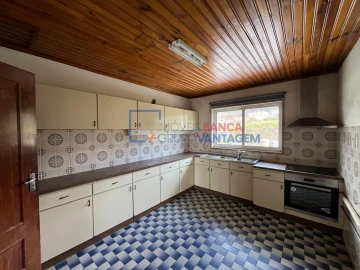 Moradia T3 para Venda em Pombeiro de Ribavizela