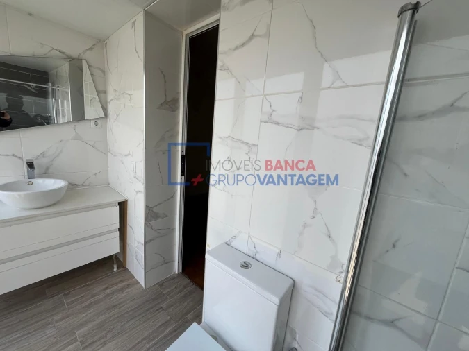 Moradia T3 para Venda em Pombeiro de Ribavizela Foto 16