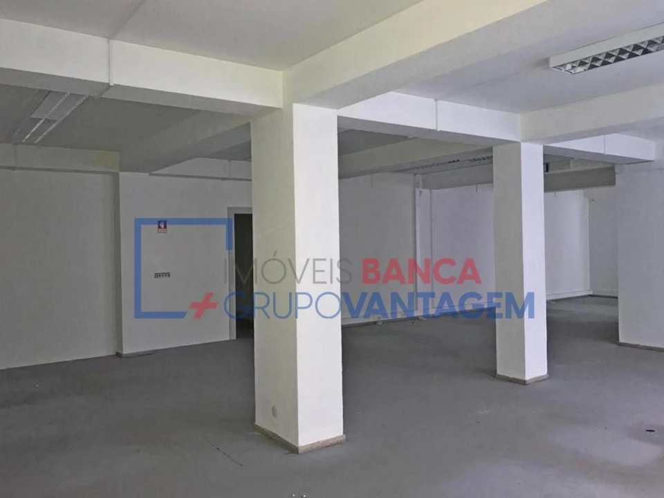 Loja para Venda em Torres Novas (Santa Maria, Salvador e Santiago) Foto 4