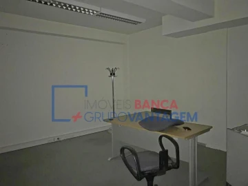 Loja para Venda em Torres Novas (Santa Maria, Salvador e Santiago)