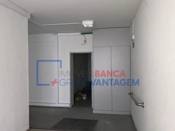 Loja para Venda em Torres Novas (Santa Maria, Salvador e Santiago)