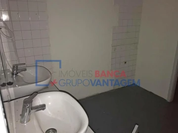 Loja para Venda em Torres Novas (Santa Maria, Salvador e Santiago)