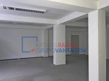 Loja para Venda em Torres Novas (Santa Maria, Salvador e Santiago)