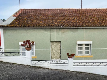 Moradia T4 para Venda em Marvila, Ribeira Santarém, São Salvador, São Nicolau