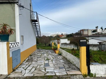 Moradia T4 para Venda em Marvila, Ribeira Santarém, São Salvador, São Nicolau