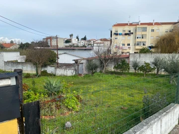 Moradia T4 para Venda em Marvila, Ribeira Santarém, São Salvador, São Nicolau