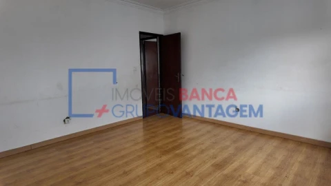 Apartamento T3 para Venda em Seixal, Arrentela e Aldeia de Paio Pires