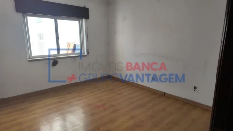 Apartamento T3 para Venda em Seixal, Arrentela e Aldeia de Paio Pires