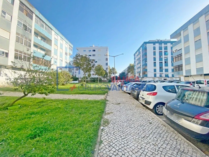 Apartamento T3 para Venda em Seixal, Arrentela e Aldeia de Paio Pires Foto 3