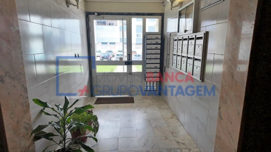 Apartamento T3 para Venda em Seixal, Arrentela e Aldeia de Paio Pires Foto 9