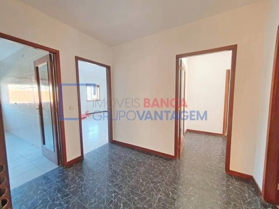 Apartamento T2 para Venda em Valongo Foto 8