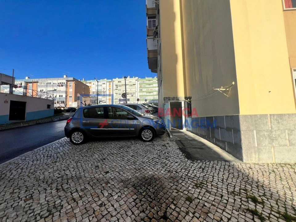 Apartamento T3 para Venda em Ramada e Caneças Foto 27