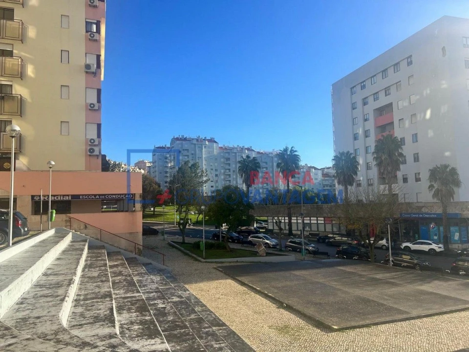 Apartamento T3 para Venda em Ramada e Caneças Foto 28