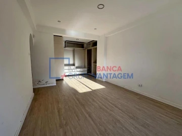Apartamento T3 para Venda em Ramada e Caneças