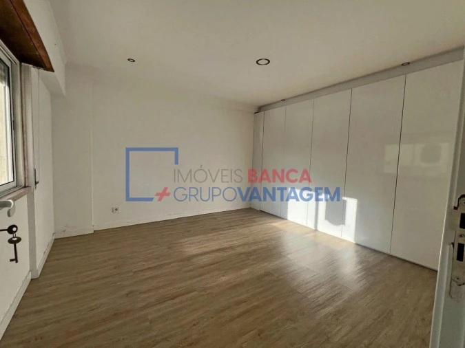 Apartamento T3 para Venda em Ramada e Caneças Foto 6