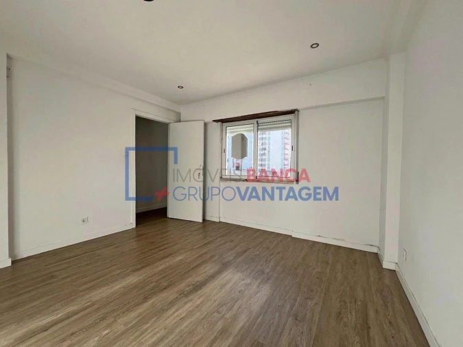 Apartamento T3 para Venda em Ramada e Caneças Foto 8