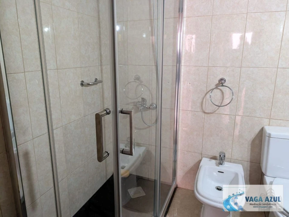 Apartamento T2 para Venda em Rio Tinto Foto 16
