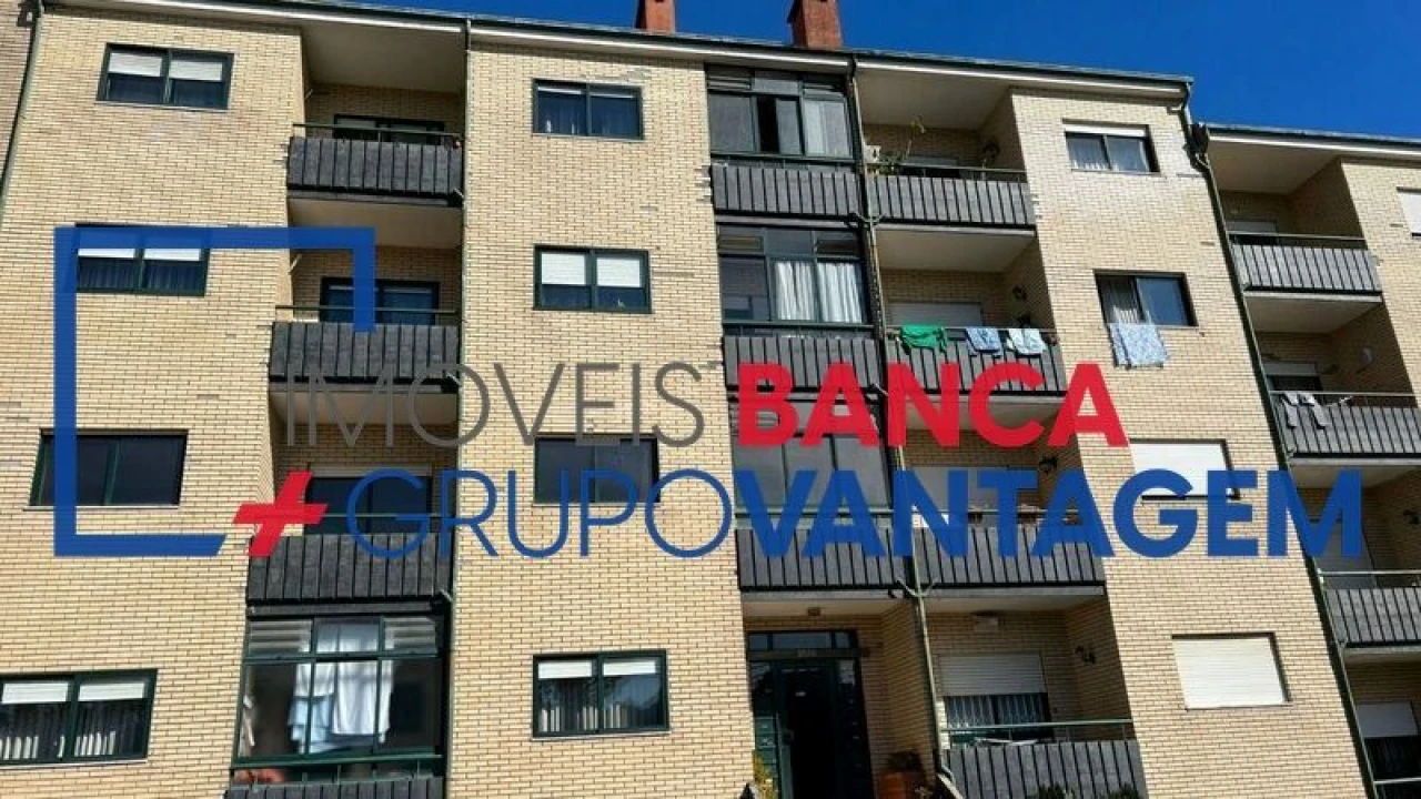 Apartamento T2 para Venda em Vilar de Andorinho Foto 1