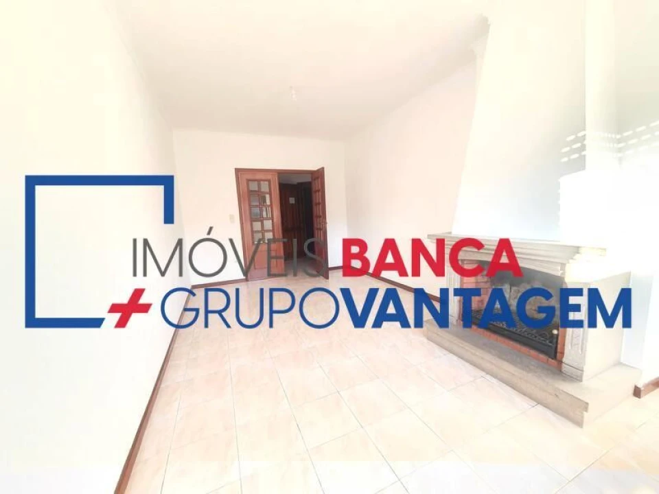 Apartamento T2 para Venda em Vilar de Andorinho Foto 4