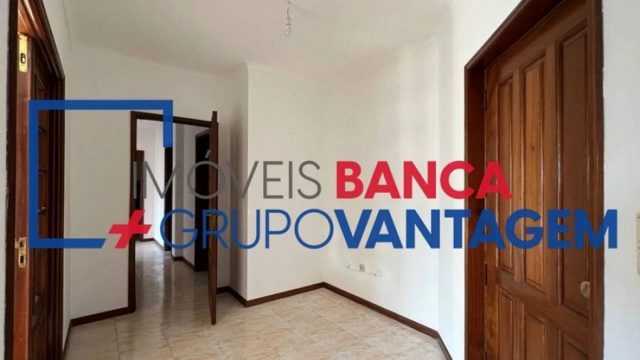 Apartamento T2 para Venda em Vilar de Andorinho Foto 3