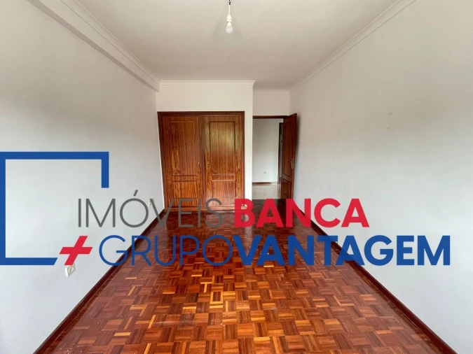 Apartamento T2 para Venda em Vilar de Andorinho Foto 9