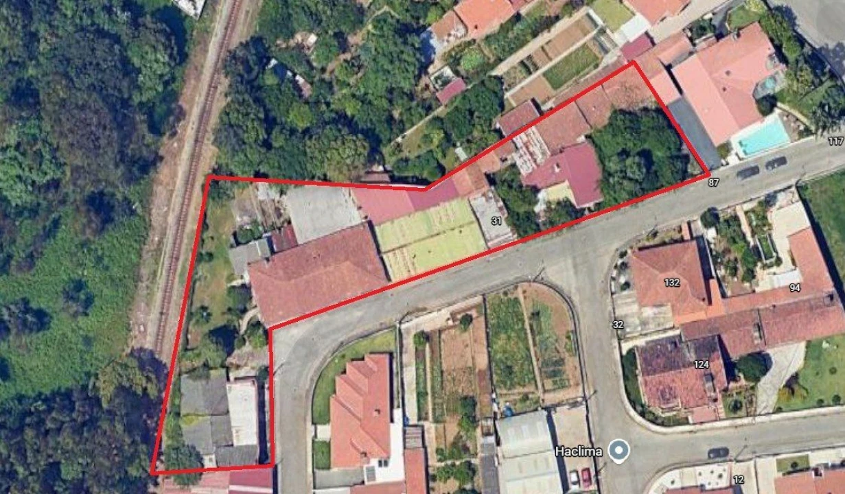 Armazém para Venda em Paços de Brandão Foto 2