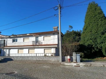 Armazém para Venda em Paços de Brandão