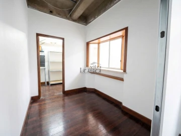 Loja para Venda em Vilar de Andorinho