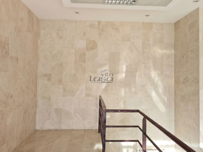 Loja para Venda em Vilar de Andorinho Foto 4