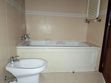 Apartamento T2 para Venda em Santa Marinha e São Pedro da Afurada