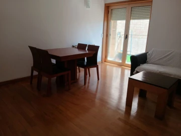 Apartamento T2 para Arrendamento em Cedofeita, Santo Ildefonso, Sé, Miragaia, São Nicolau e Vitória