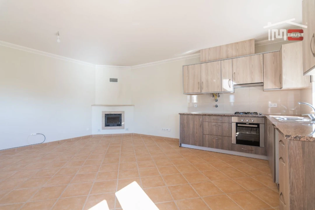 Moradia T3 para Arrendamento em Atouguia Foto 4