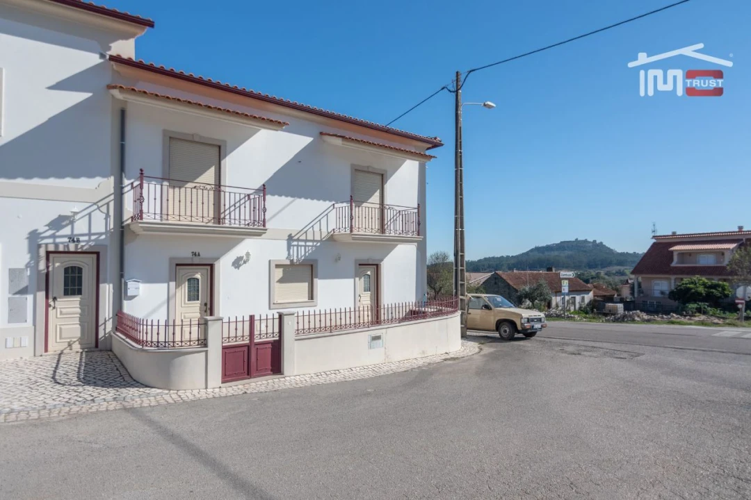 Moradia T3 para Arrendamento em Atouguia Foto 21