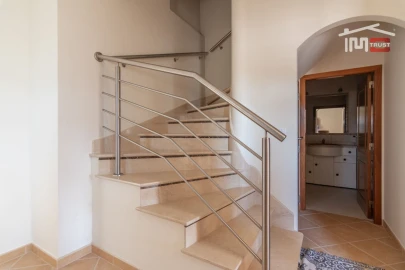 Moradia T3 para Arrendamento em Atouguia