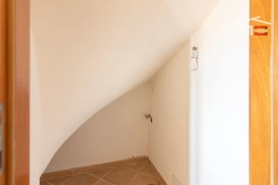 Moradia T3 para Arrendamento em Atouguia