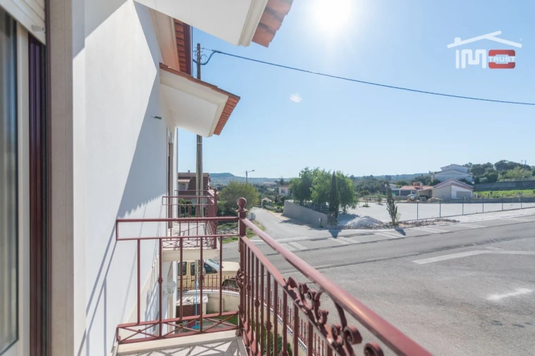 Moradia T3 para Arrendamento em Atouguia Foto 8