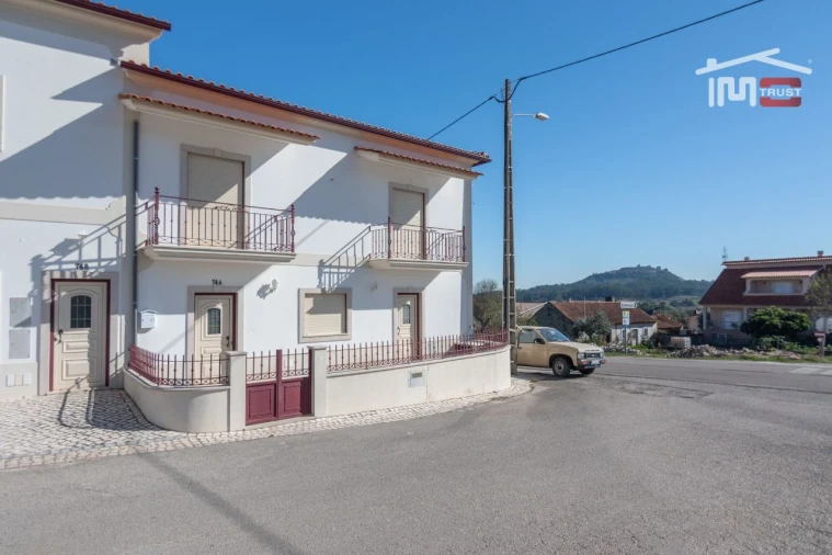 Moradia T3 para Arrendamento em Atouguia Foto 21