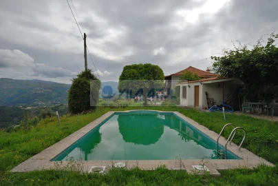 Quinta T3 para Venda em Santa Cruz do Douro e São Tomé de Covelas