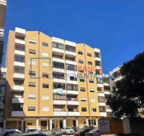 Apartamento T2 para Venda em Agualva e Mira-Sintra