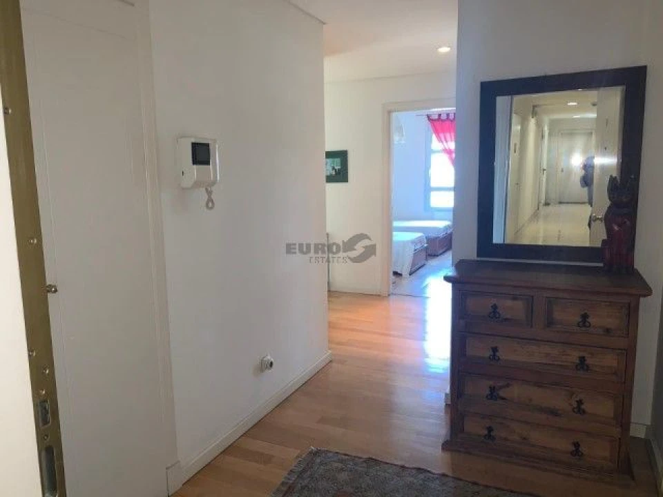 Apartamento T1 para Arrendamento em Campolide Foto 3