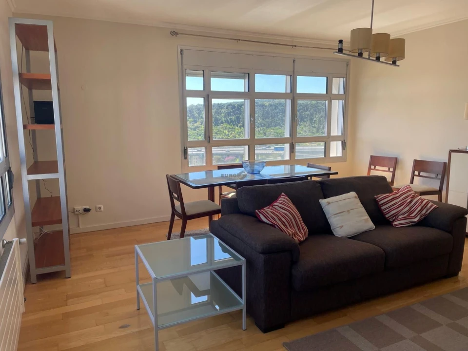 Apartamento T1 para Arrendamento em Campolide Foto 6