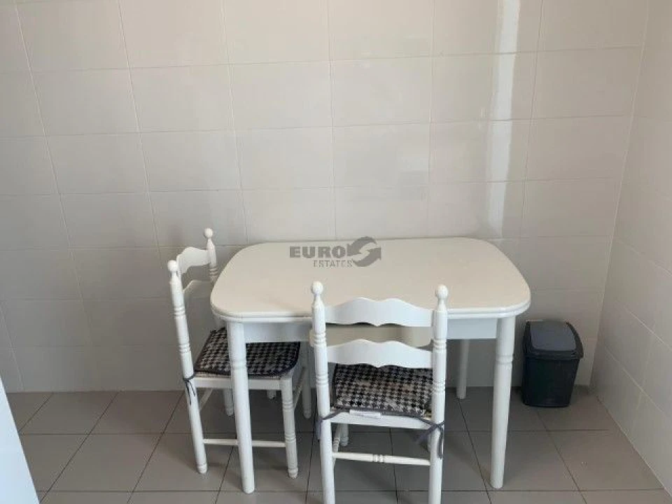 Apartamento T1 para Arrendamento em Campolide Foto 13