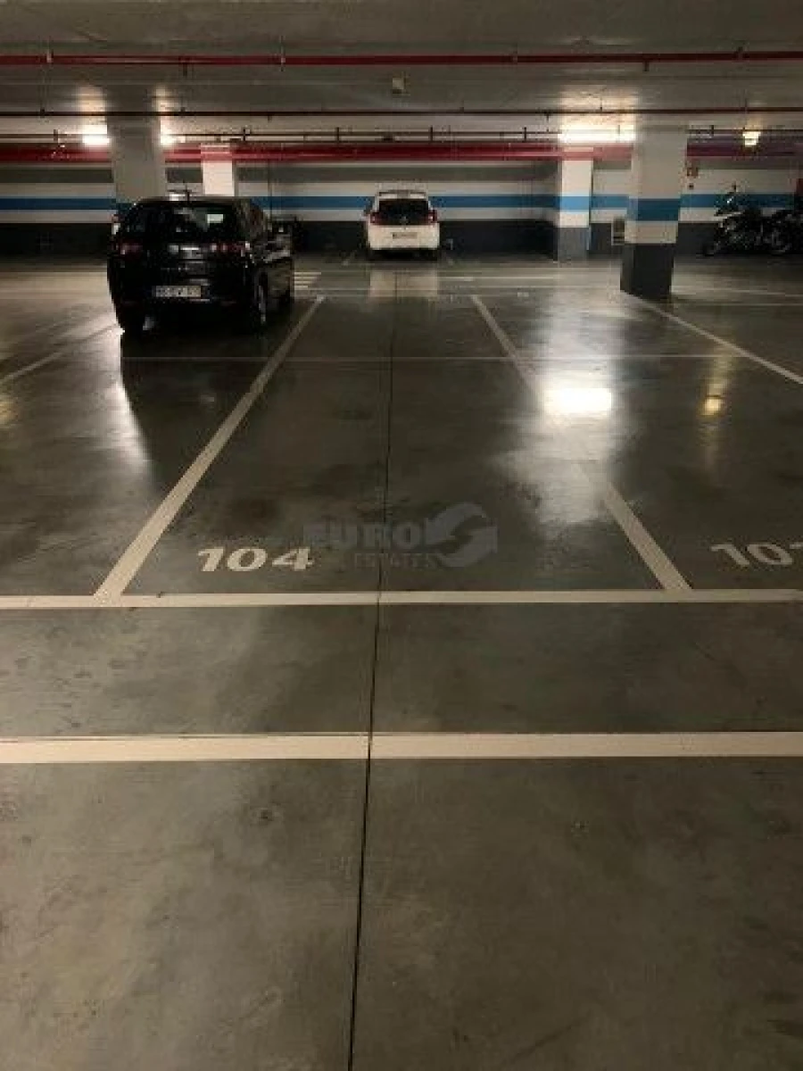 Apartamento T1 para Arrendamento em Campolide Foto 20