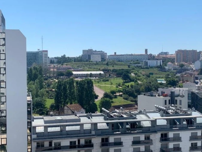 Apartamento T1 para Arrendamento em Campolide Foto 22