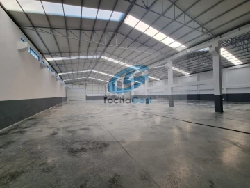 Armazém para Arrendamento em Serzedo e Perosinho